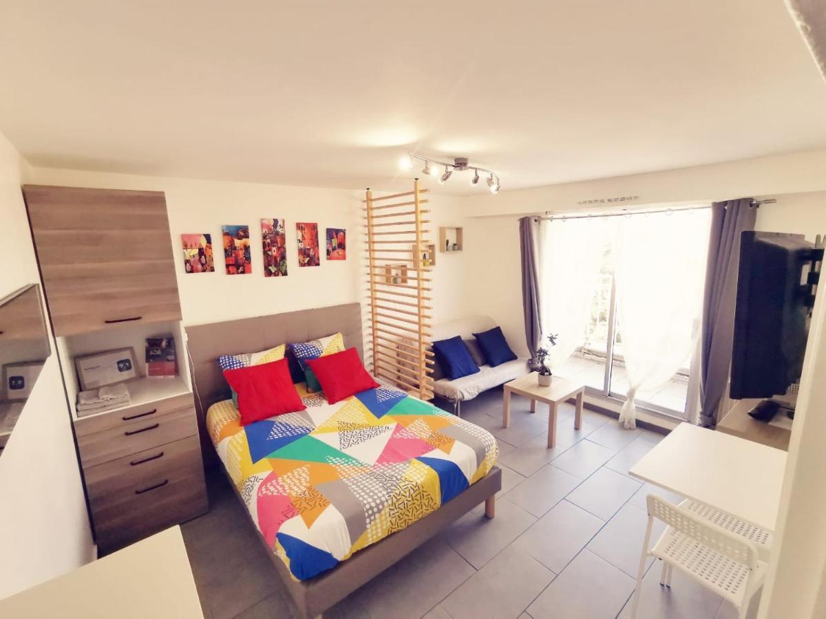 Suite Athena - Melun Gare Rer - Studio Avec Balcon Et Parking Екстериор снимка
